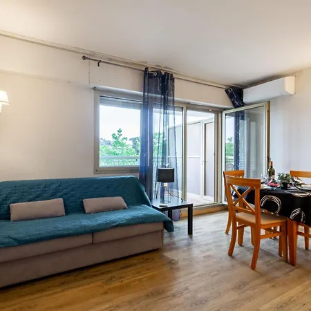 Les Platanes.1 Apartment