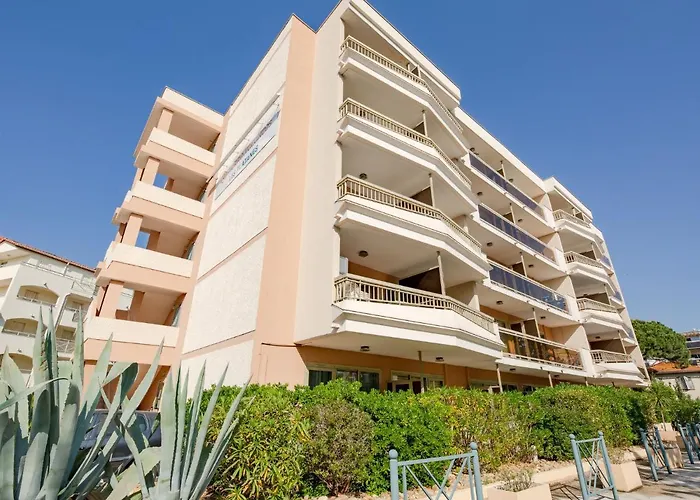 Les Platanes-1 By Interhome Sainte-Maxime